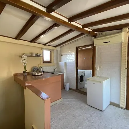 Apartment Cozy Studio Apartment In A Classic Beyoglu Building With Terrace 5-Min Walk To Istiklal Avenue *