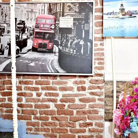 Cozy Studio Apartment In A Classic Beyoglu Building With Terrace 5-Min Walk To Istiklal Avenue 아파트 이스탄불